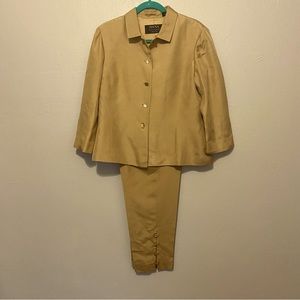 Vintage Dana Buchman Silk suit in luxurious gold 12 petite